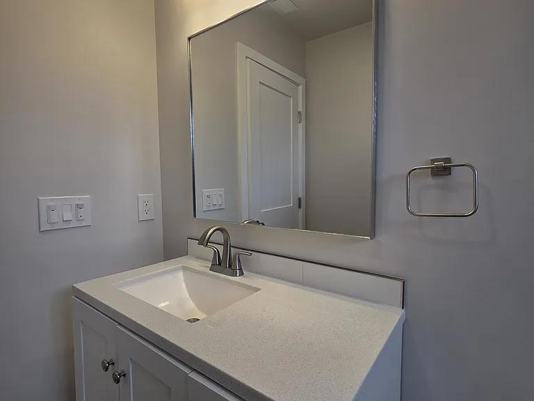 La Playa Apartments — Photo 15