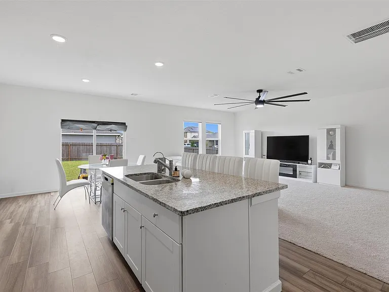 10138 Tiger Flower Ln — Photo 9
