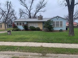 216 Myrtle St, Uvalde, TX 78801