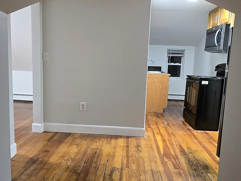 131-133 Morris Ave #3 — Photo 8