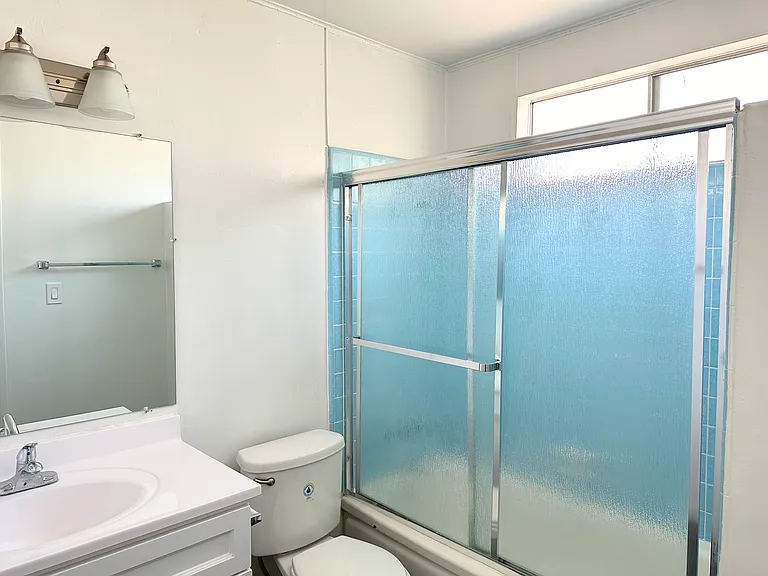 936 Wilcox Ave #10 — Photo 5