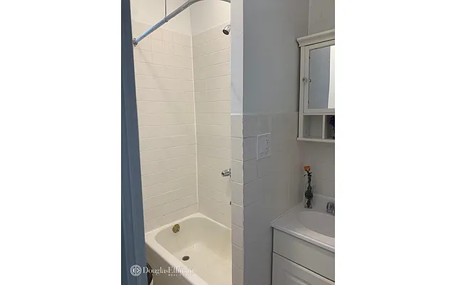 Rented by Douglas Elliman | media 15