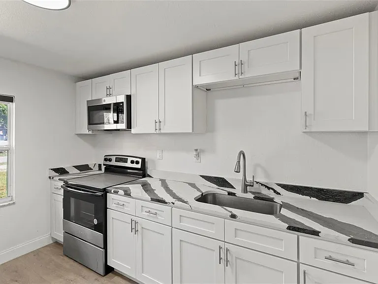 8613 N 14th St — Photo 9