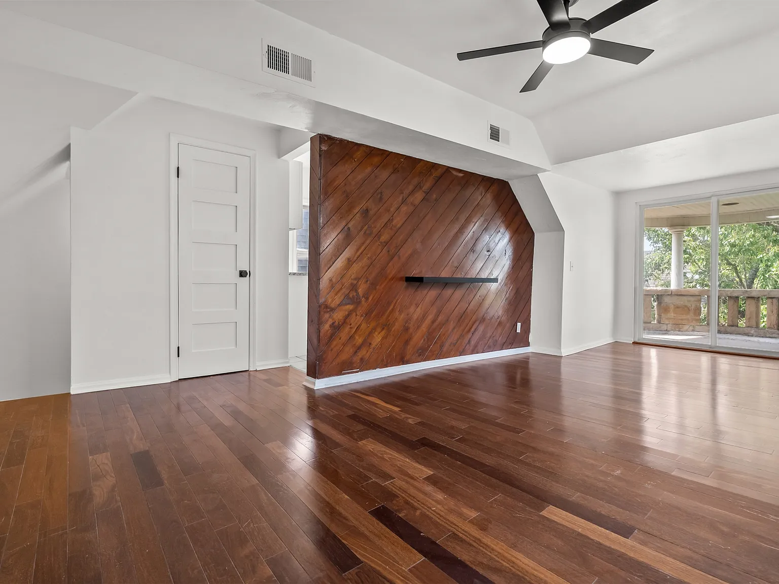 346 Fairfax Avenue - 3 — Photo 3
