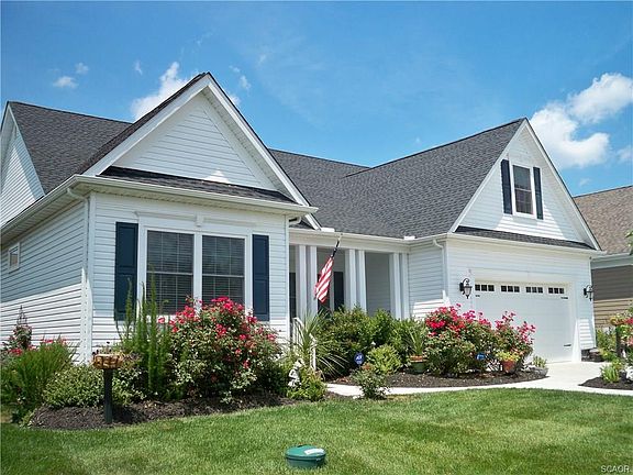 2nd image of 304 Captains Cir