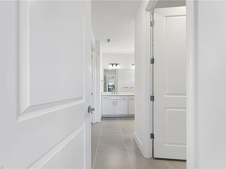 19226 Hinkley Dr — Photo 20