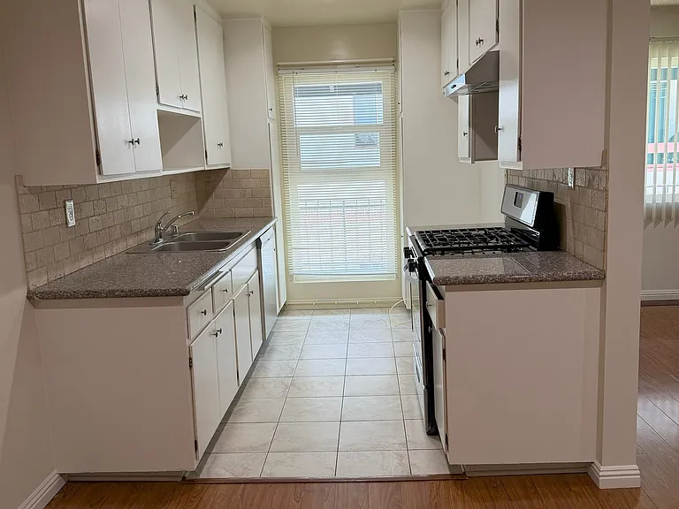 1132 Alameda Ave #4 — Photo 5