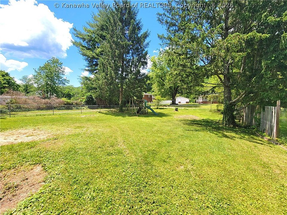 2nd image of 104 Elk Dr