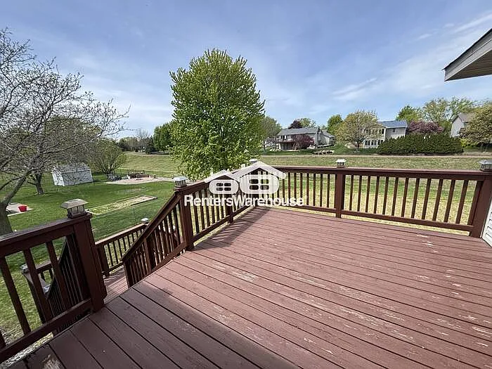 329 Alexander Ct — Photo 33