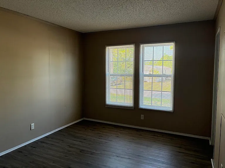 109 N Cedar Dr — Photo 5