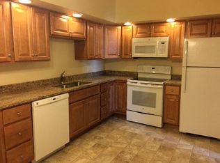 21 Young Cir APT A, Hanover, PA 17331