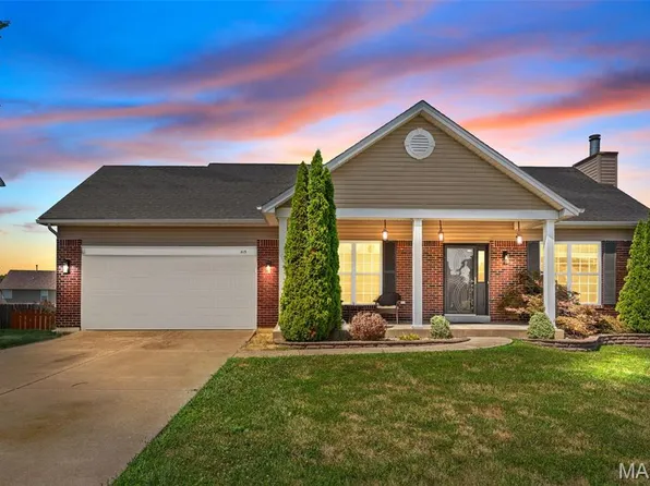 415 Spirit Dr, Lake Saint Louis, MO 63367