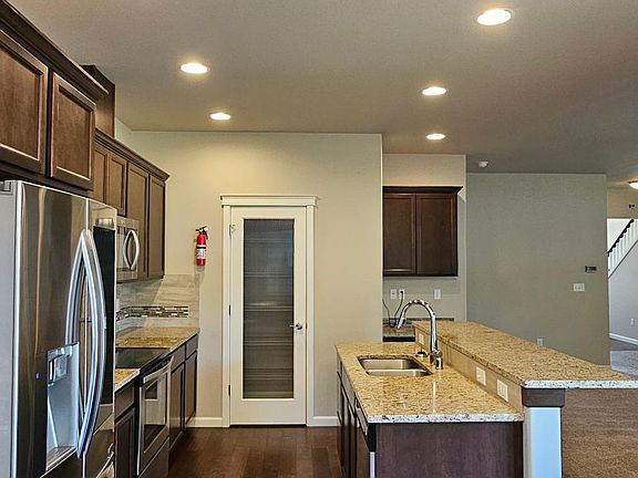 4th image of 3808 Portside Dr