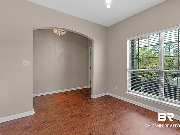 5th image of 1211 Stratford Ct S