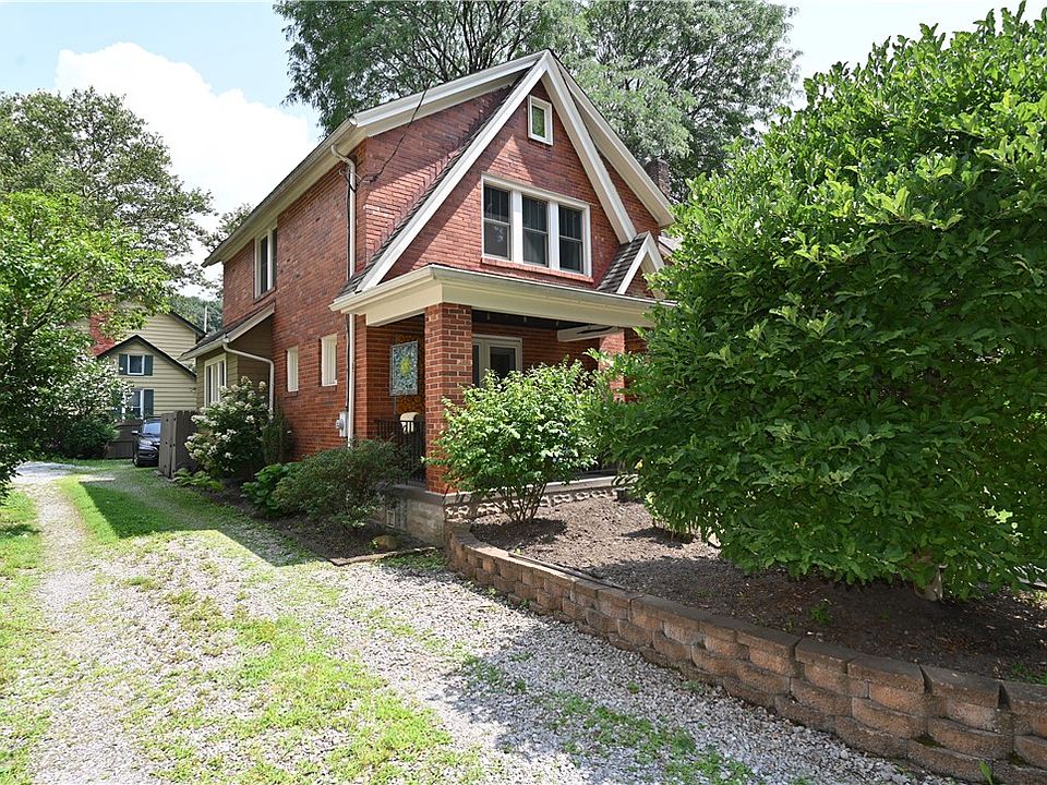 2nd image of 413 Willow Pl