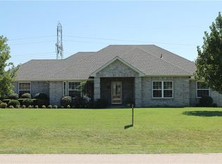 5001 Rancho Verde Pkwy, Crowley, TX 76036