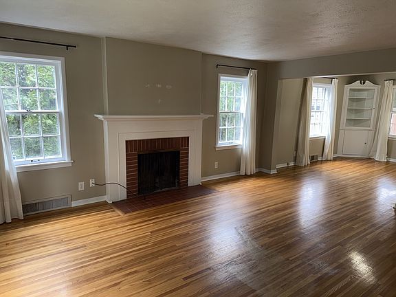 2nd image of 2216 S Park Dr