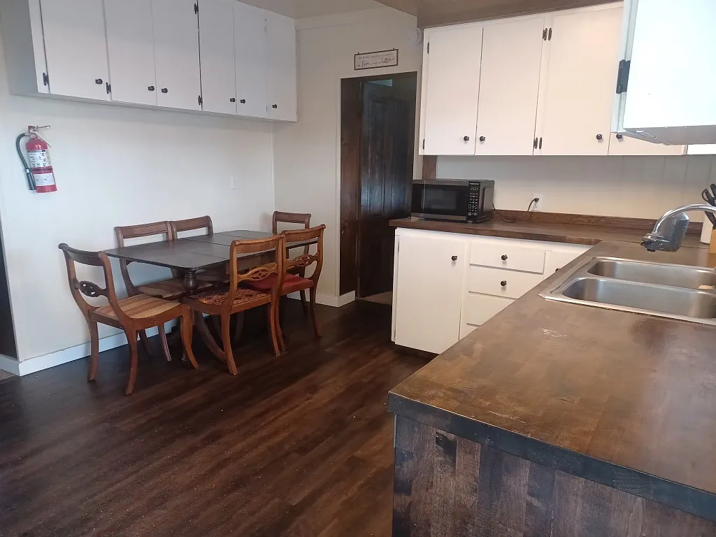 4 bed, 1250 sqft, $1,400 — Photo 1