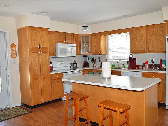 2nd image of 23 Carnegie Dr