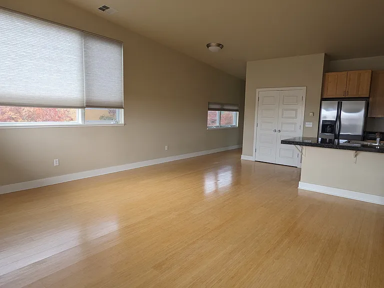 2020 Ionosphere St #16 — Photo 4
