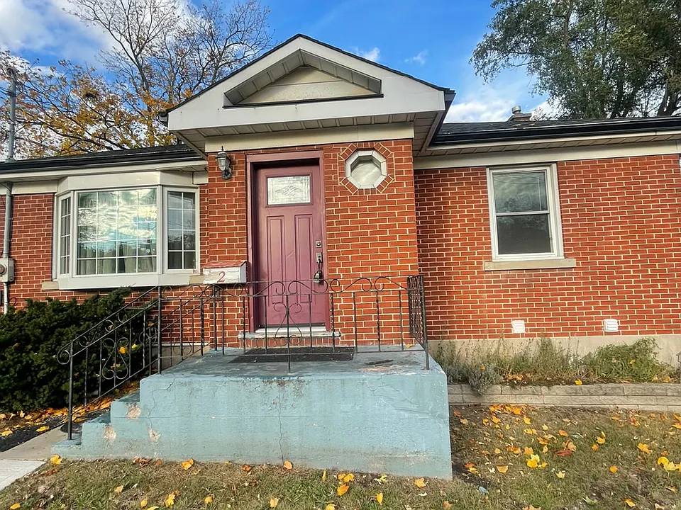 2 Menzie Ave