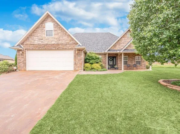 590 Ray St, Pea Ridge, AR 72751