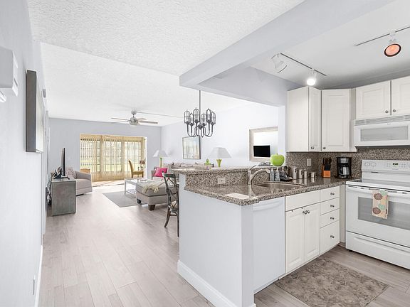 2nd image of 14790 Bonaire Boulevard #103