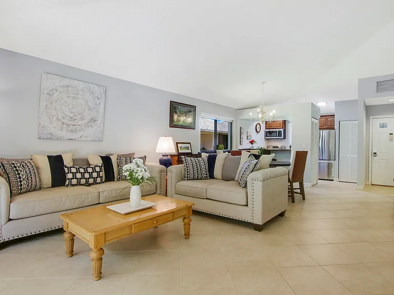 825 Club Dr — Photo 11