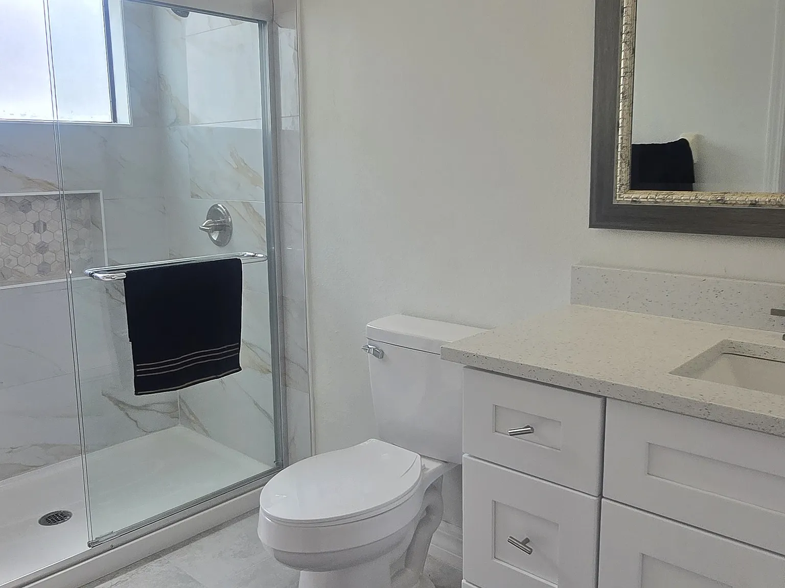 3 bed, 1383 sqft, $2,200 — Photo 3