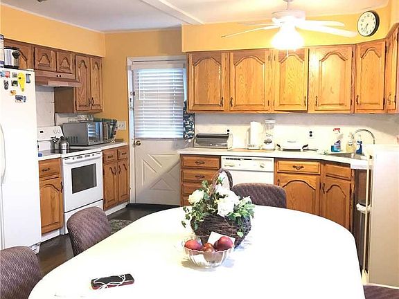 2nd image of 52 Harrison St