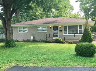 2204 Peaslee Rd, Shively, KY 40216