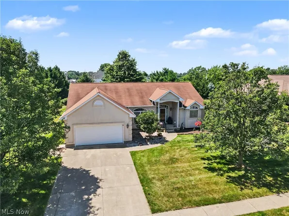 11547 Grand Valley Dr NW, Uniontown, OH 44685