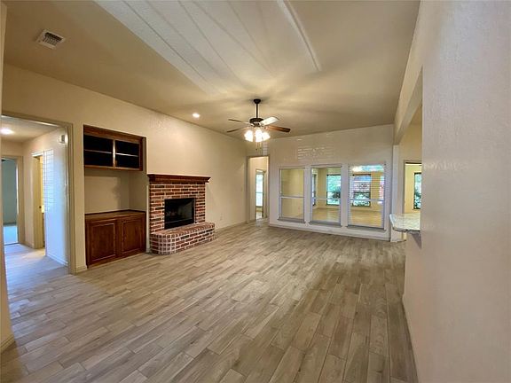 3rd image of 206 Bonita Dr