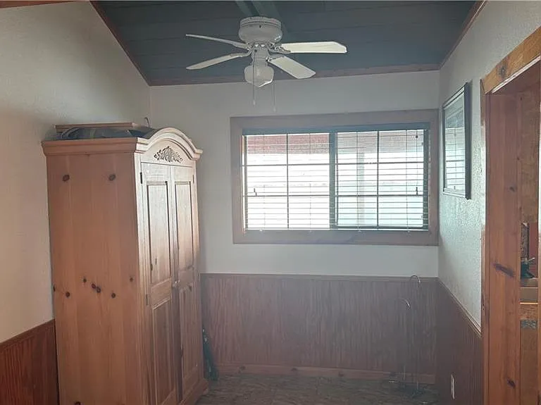 8504 Lago Vista Dr — Photo 11