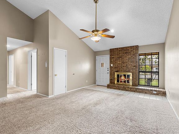 3rd image of 4507 La Salle Cir
