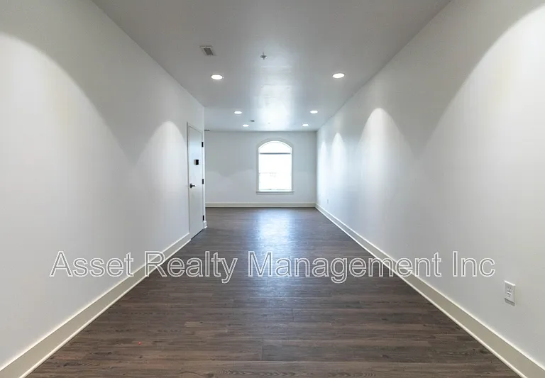 1120 Franck St #206 — Photo 7