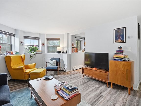 5th image of 26 Commonwealth Ter APT 1
