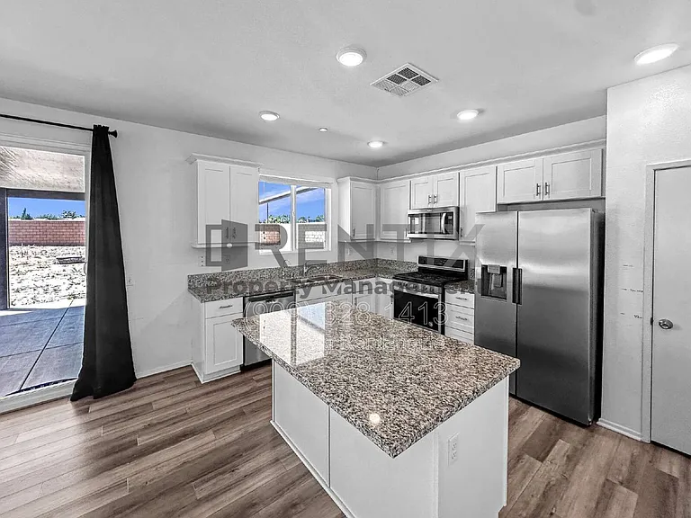 15739 Yosemite St — Photo 5