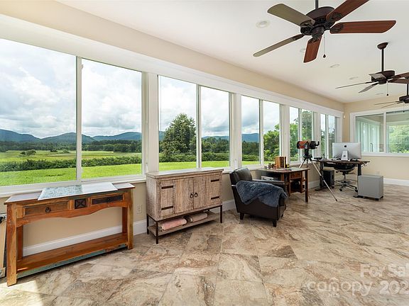 24th image of 326 Golden Valley Dr