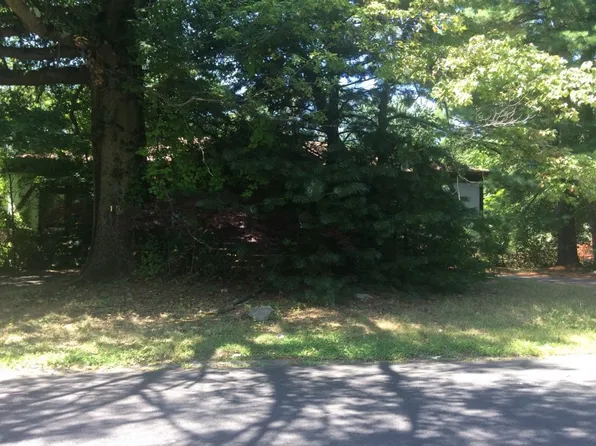 15 Carlton Ln, Monsey, NY 10952