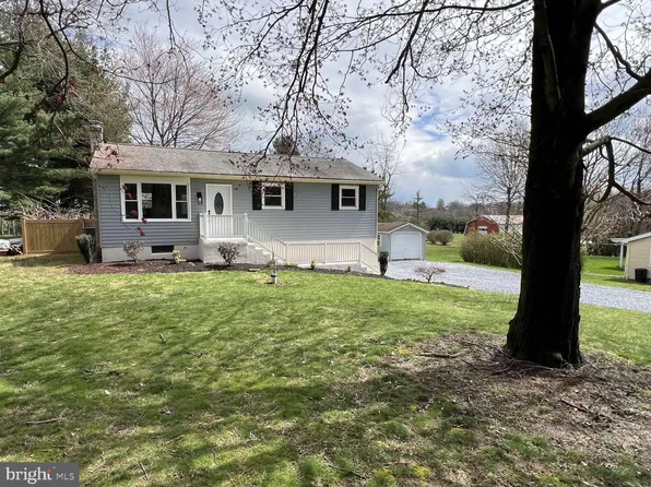 926 Halfway Dr, Myerstown, PA 17067