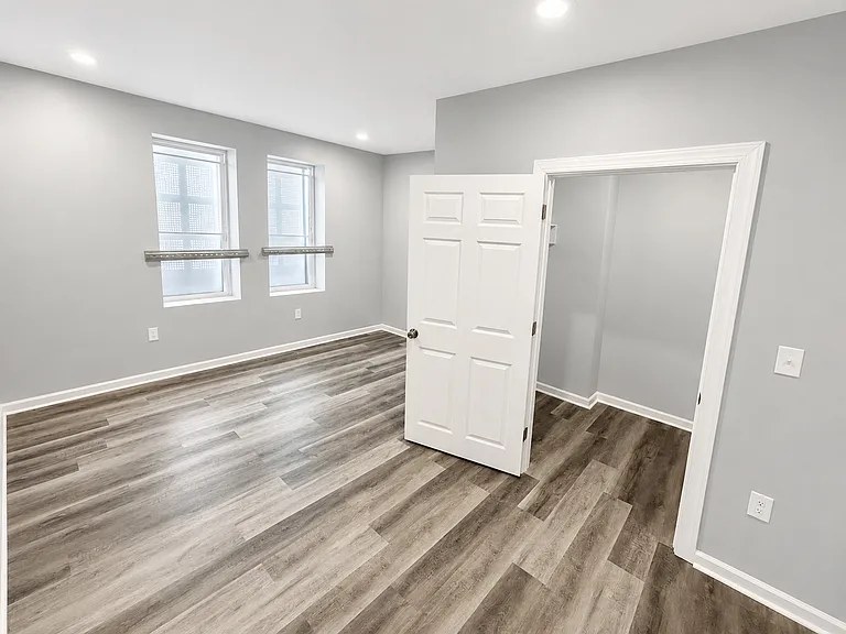 3041 W Berks St — Photo 15