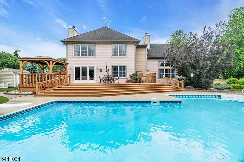 1st image of 115 Sturbridge Cir