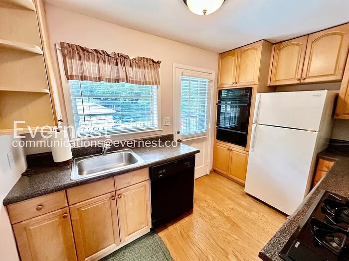 4282 Roswell Rd NE #G2 — Photo 2