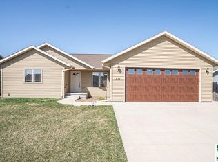 511 13th St SW, Le Mars, IA 51031
