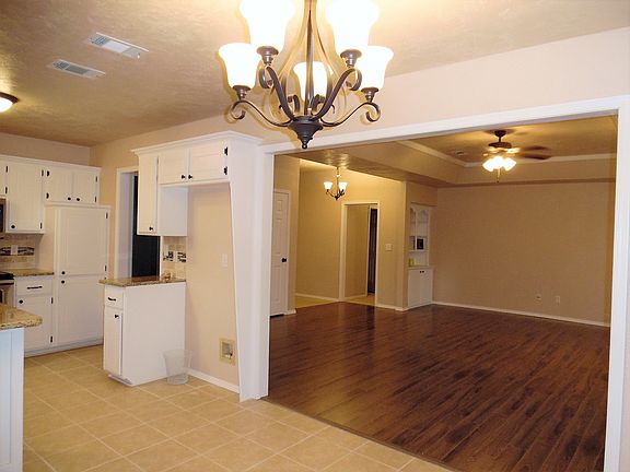 4th image of 1400 NE 10th St