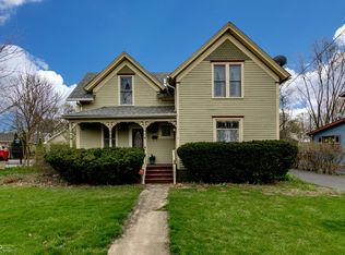 45 Pomeroy Ave, Crystal Lake, IL 60014