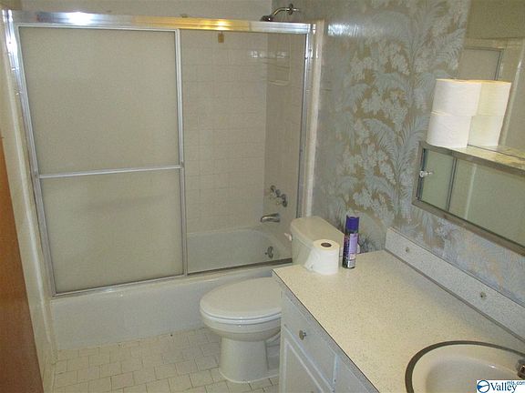 5th image of 3312 Wilks Pl SW