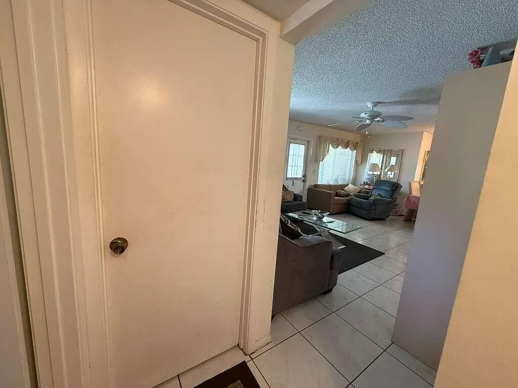 2 bed, 2.0 bath, 924 sqft, $1,700 — Photo 4