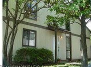 137 N Cottage Rd, Sterling, VA 20164